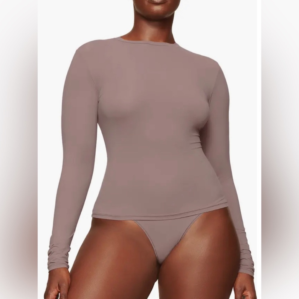 SKIMS Fits Everybody Long Sleeve